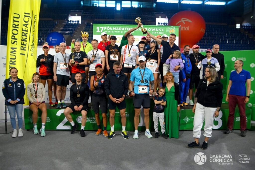 Najlepsze trzy drużyny na podium Półmaratonu