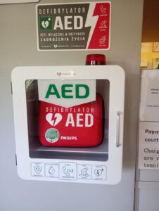 Defibrylator w Hali CENTRUM przy Al. Róż 3