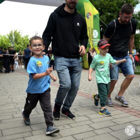 20260531-172-pl-dg-centrum-park-hallera-bieg-skrzata