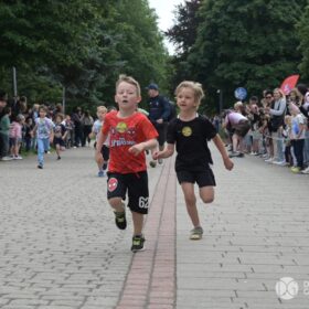 20260531-222-pl-dg-centrum-park-hallera-bieg-skrzata