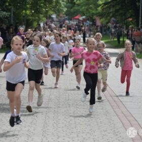 20260531-313-pl-dg-centrum-park-hallera-bieg-skrzata