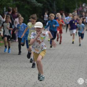 20260531-336-pl-dg-centrum-park-hallera-bieg-skrzata